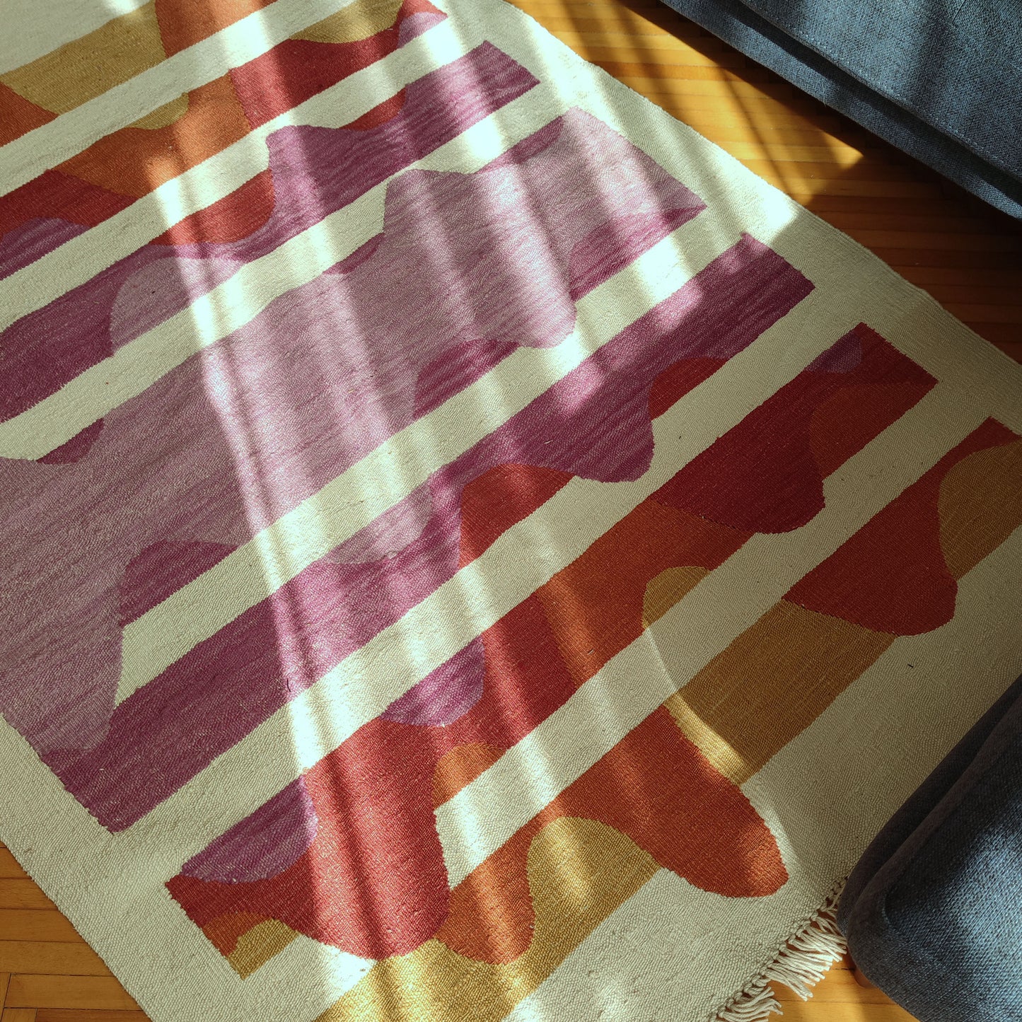 Pink Divison El Dokuması Kilim