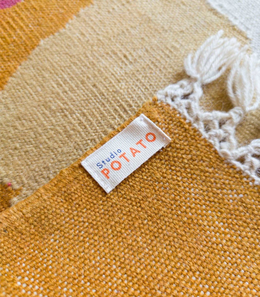 Terra Potta El Dokuması Kilim