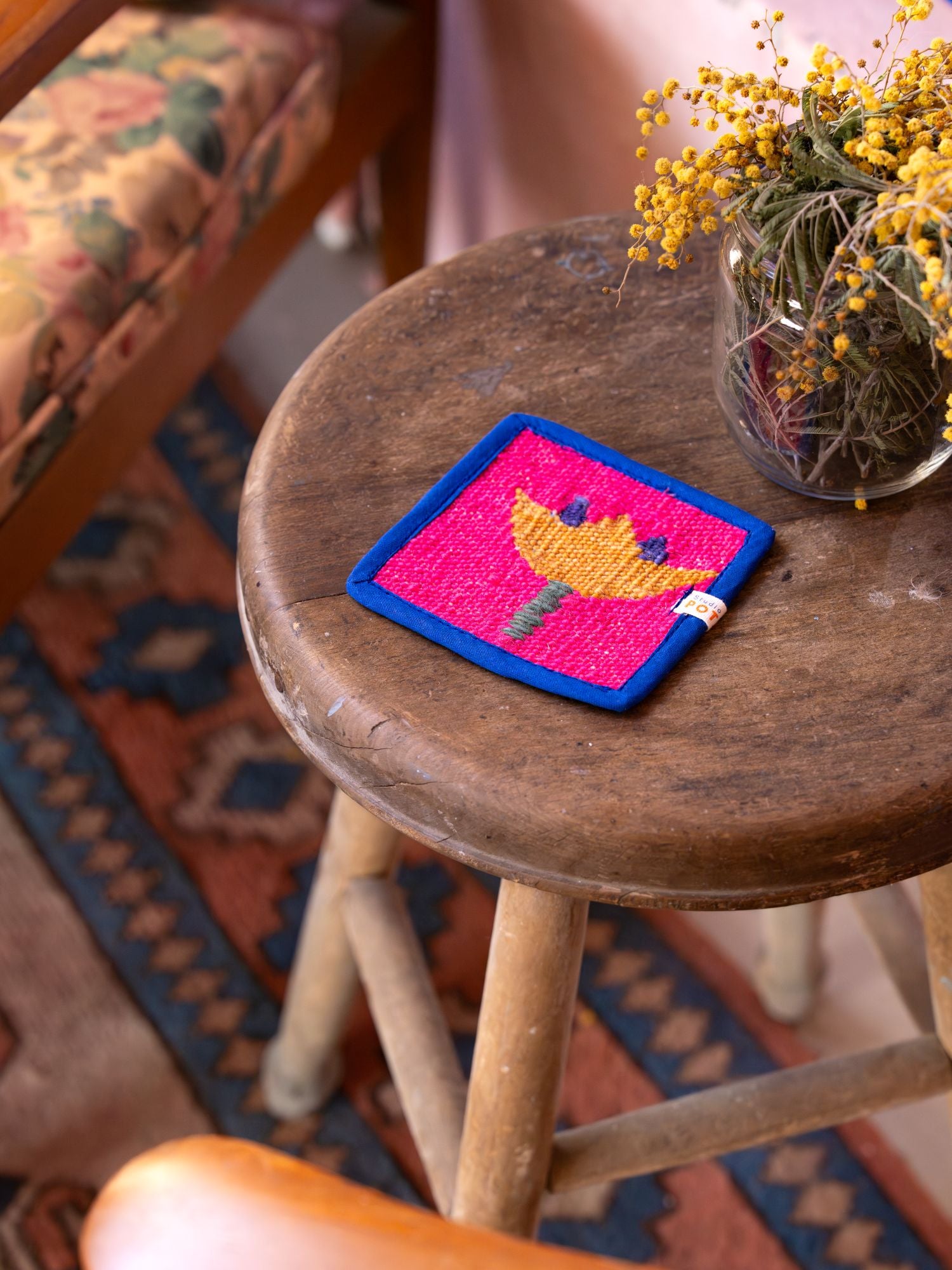 El Dokuması Bardak Altlığı Blooming