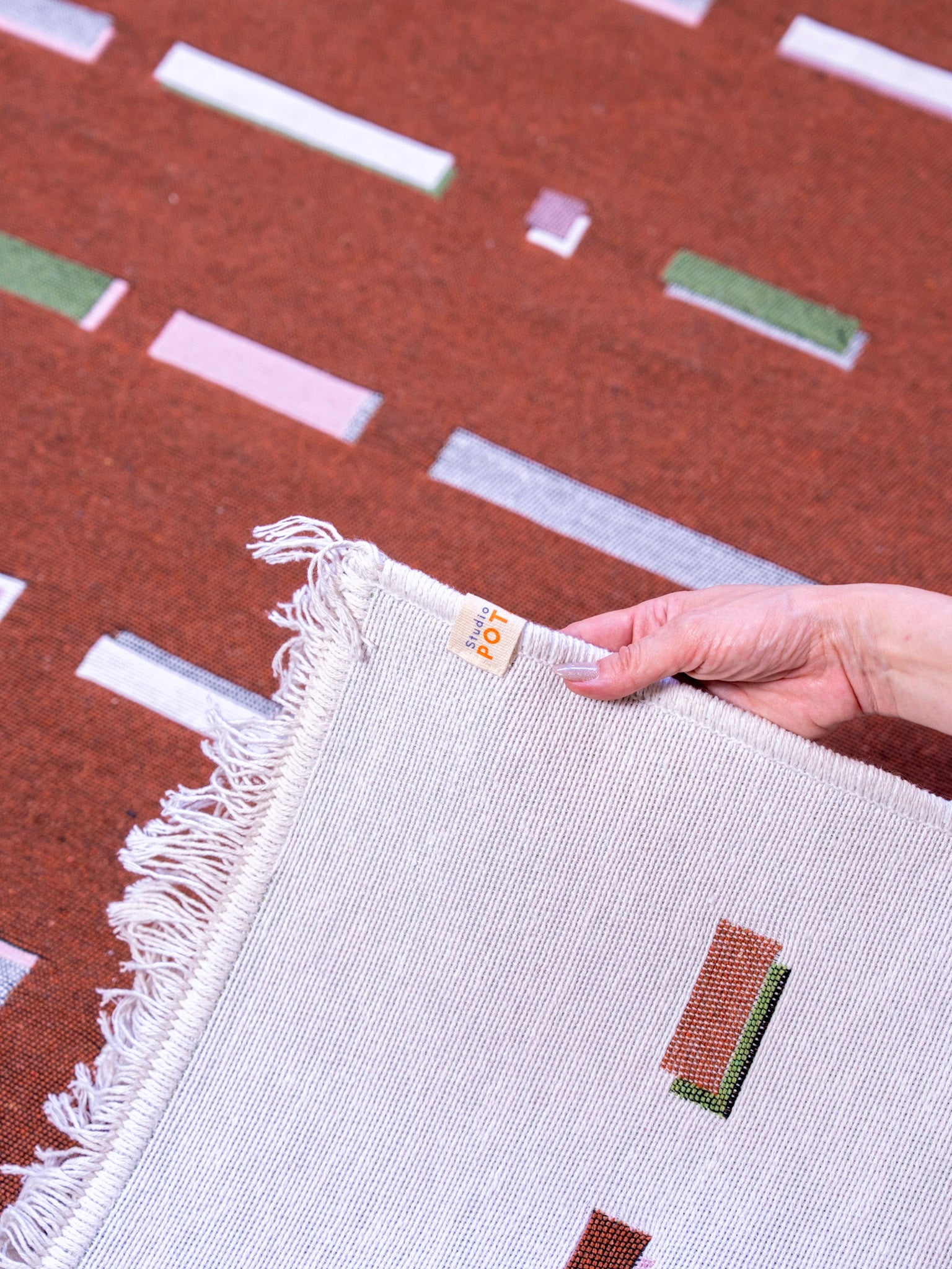 Clockwise Çift Taraflı Kilim