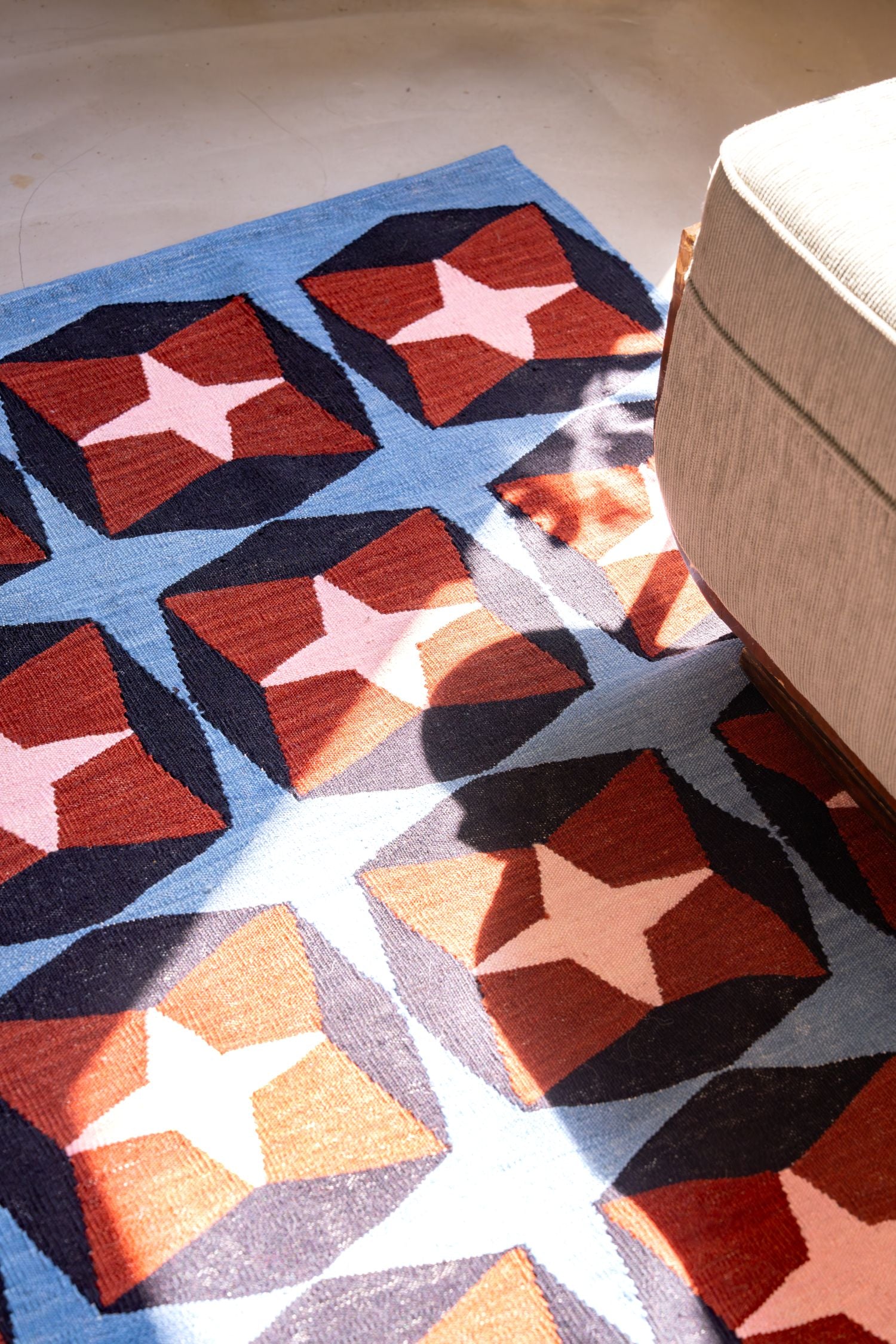 Stella's Mind El Dokuması Kilim