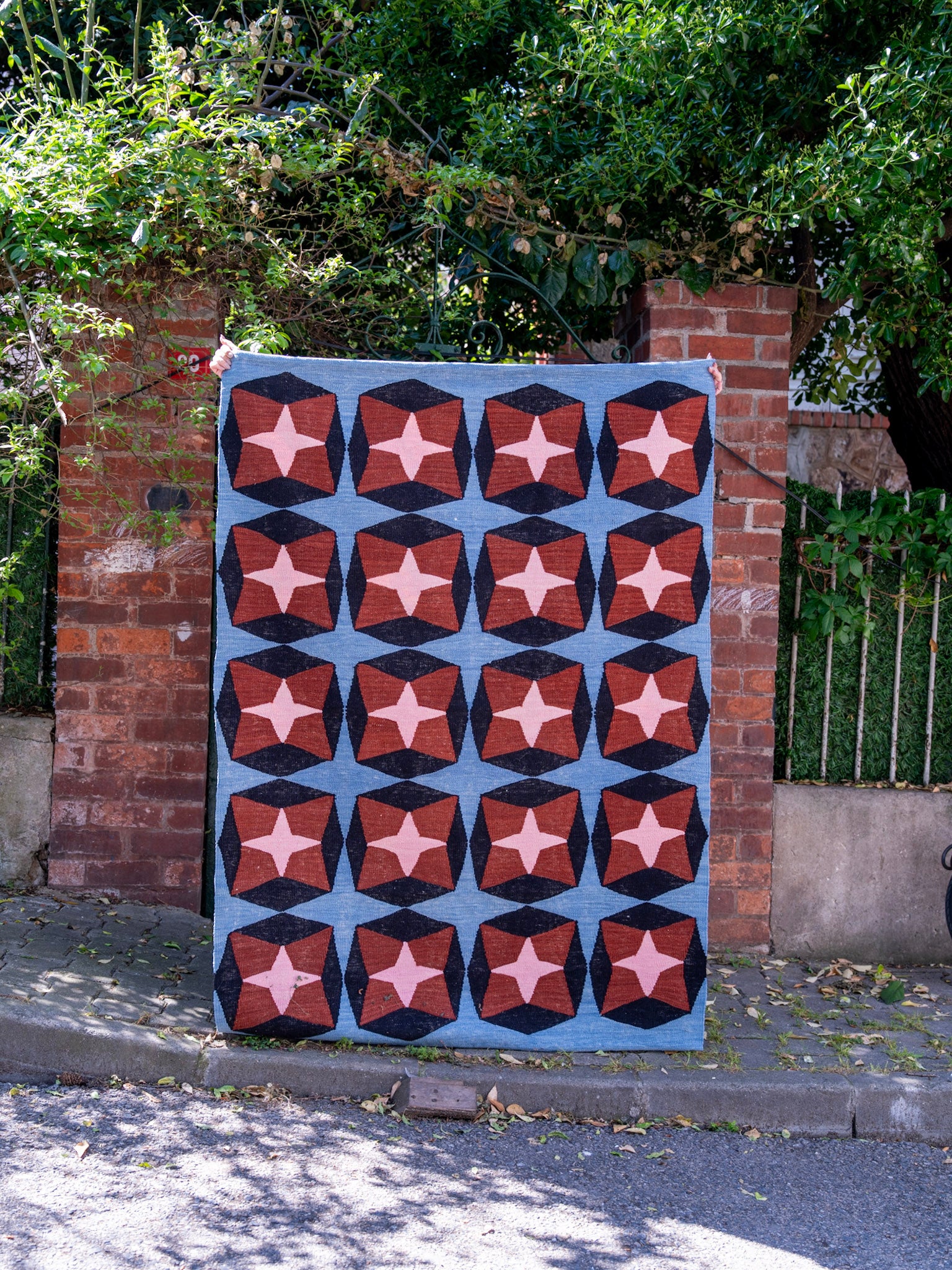 Stella's Mind El Dokuması Kilim