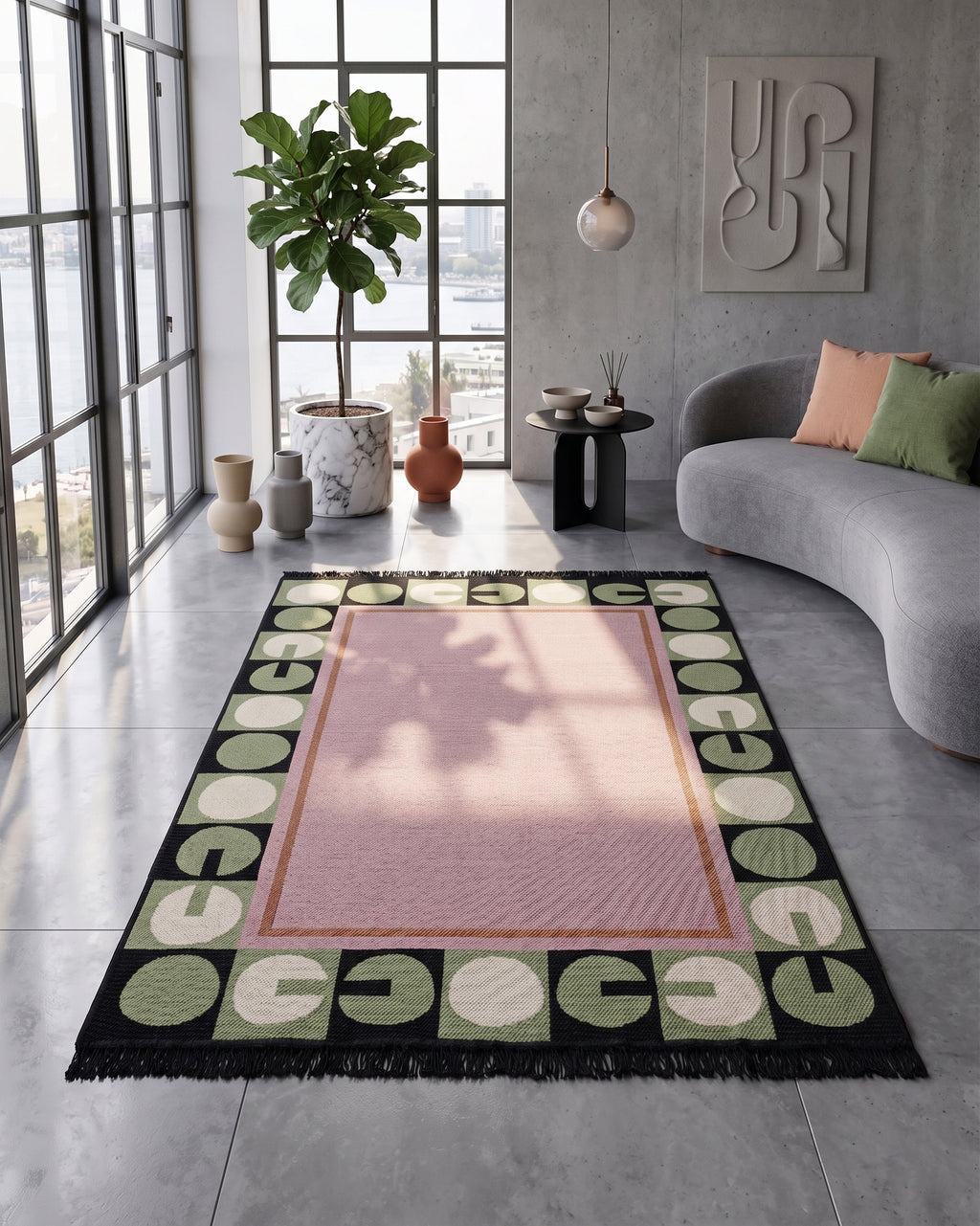 Geometrik desenli bir studio potato halısı, gri bir kanepe ve dekoratif eşyaların bulunduğu oturma odası.