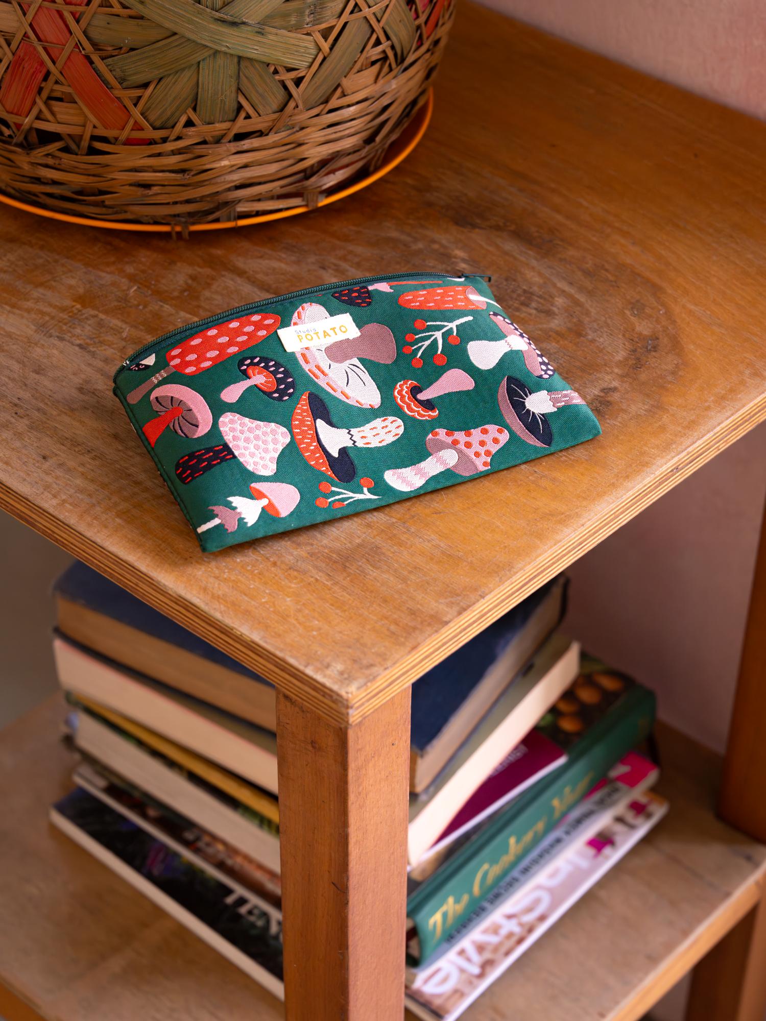 Magic Grove Renkli Mini Makyaj Çantası