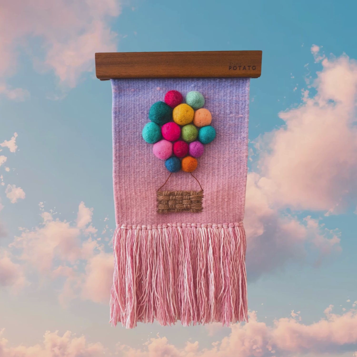 Up El Dokuması Duvar Dekoru