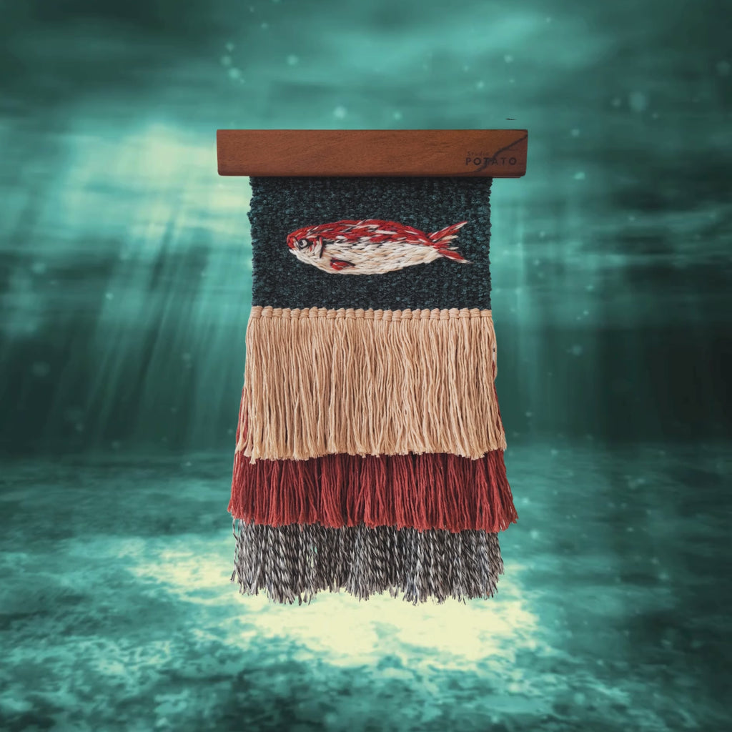 Deeper Blue El Dokuması Duvar Dekoru