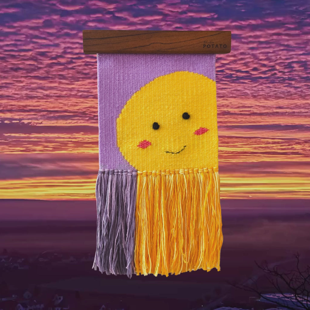 Cheeky Sun El Dokuması Duvar Dekoru