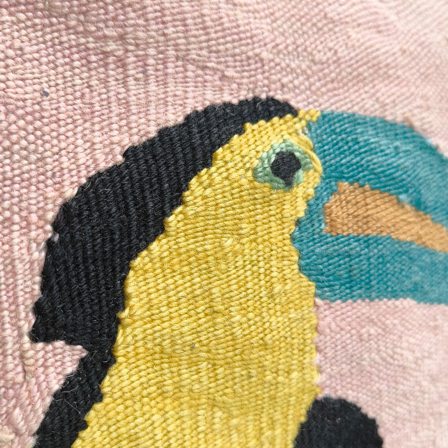 Tucan Desenli Kare Renkli El Dokuması Kırlent