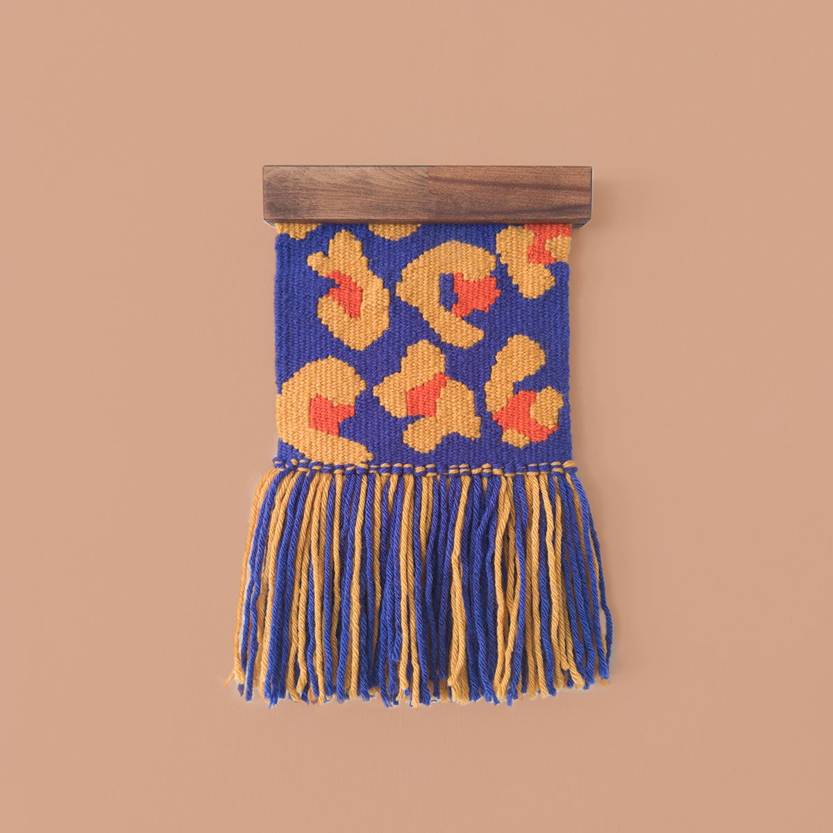 Wild Thing El Dokuması Duvar Dekoru