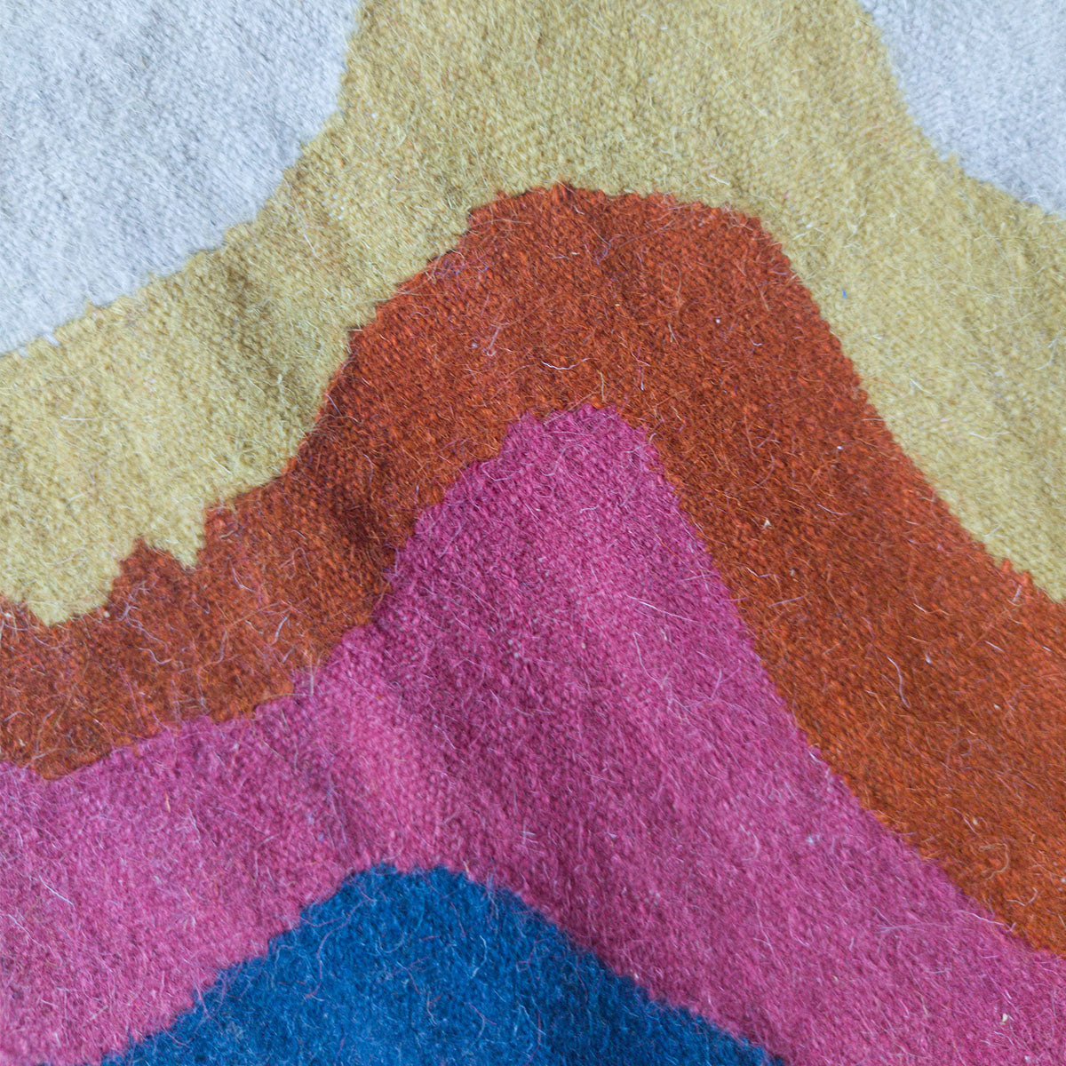 Terra Potta El Dokuması Kilim