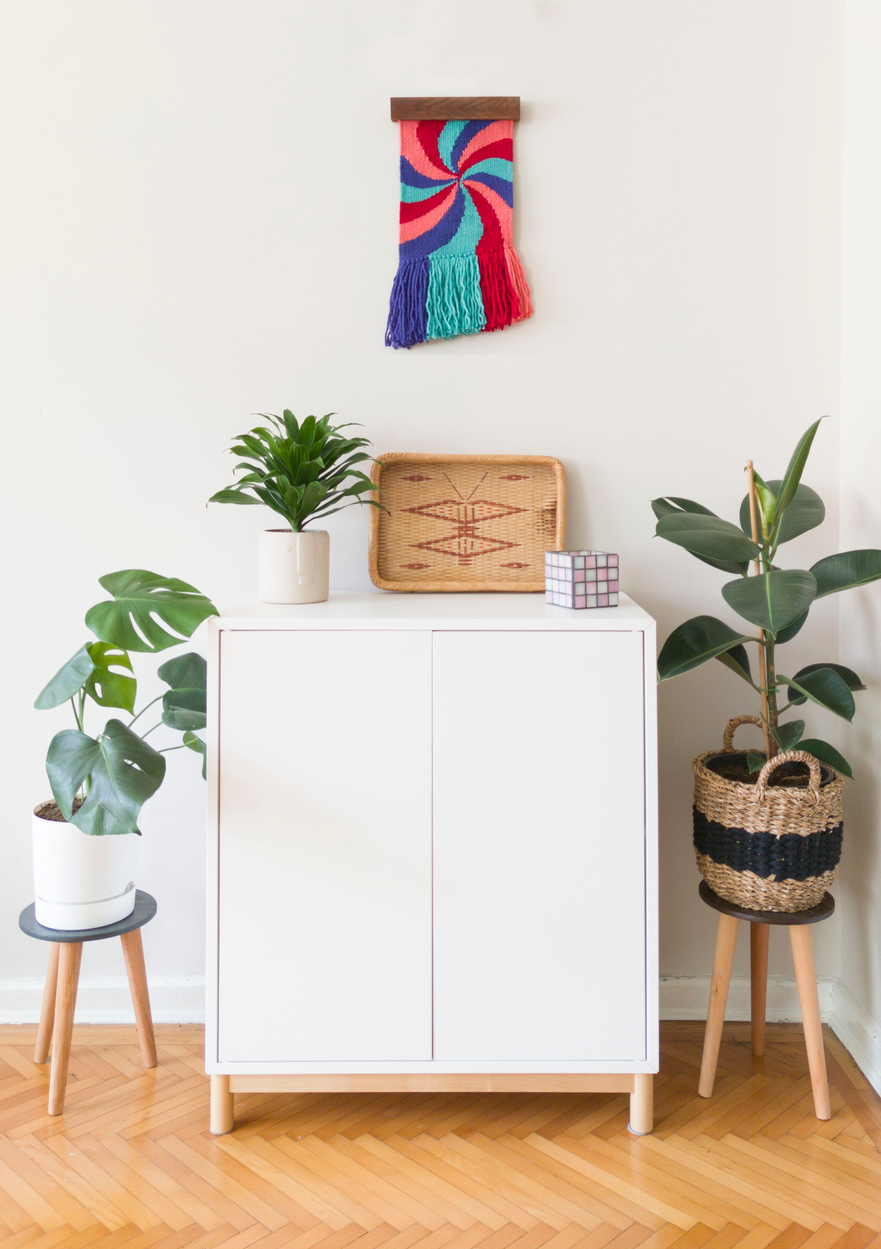 Kırmızı Spiral El Dokuması Duvar Dekoru