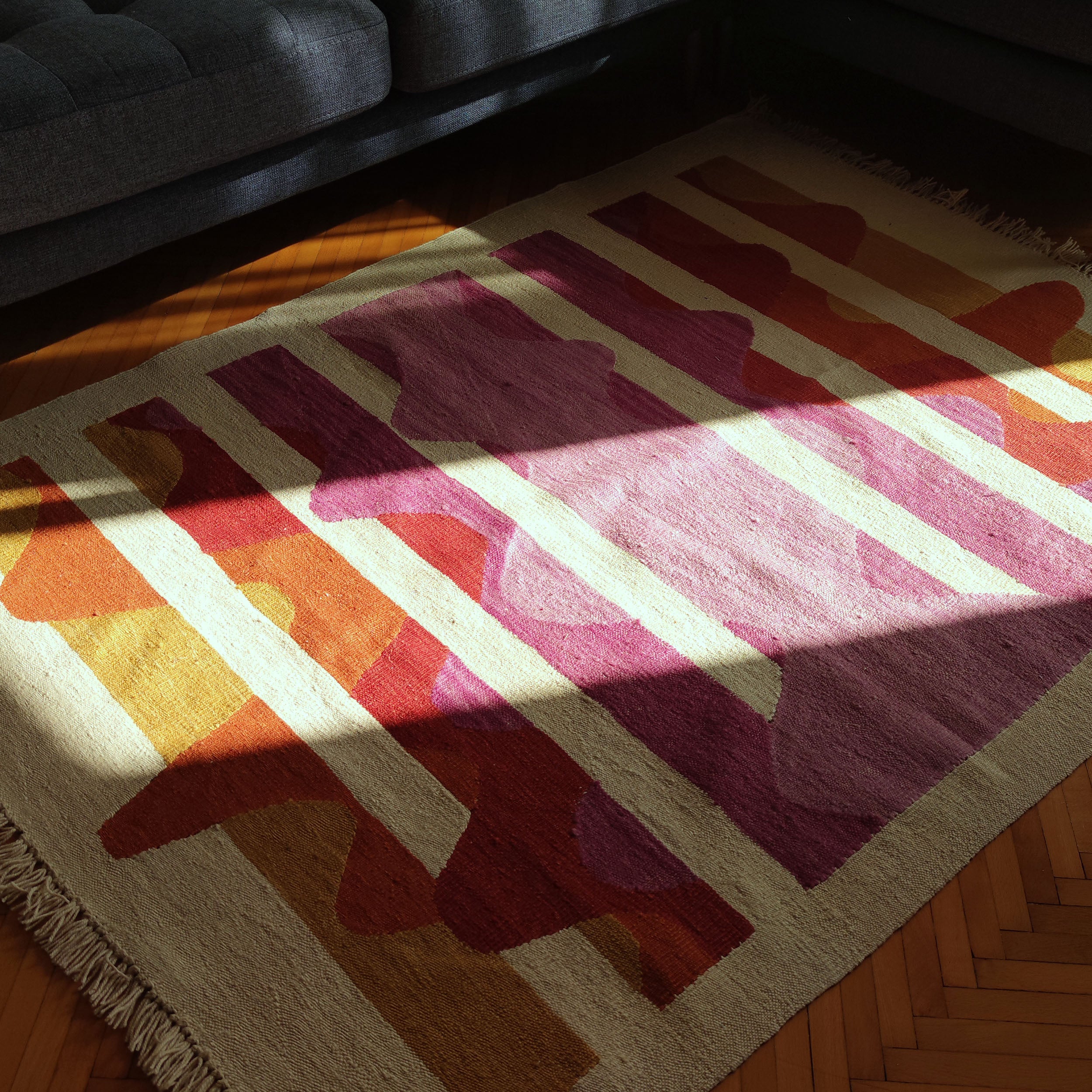 Pink Divison El Dokuması Kilim