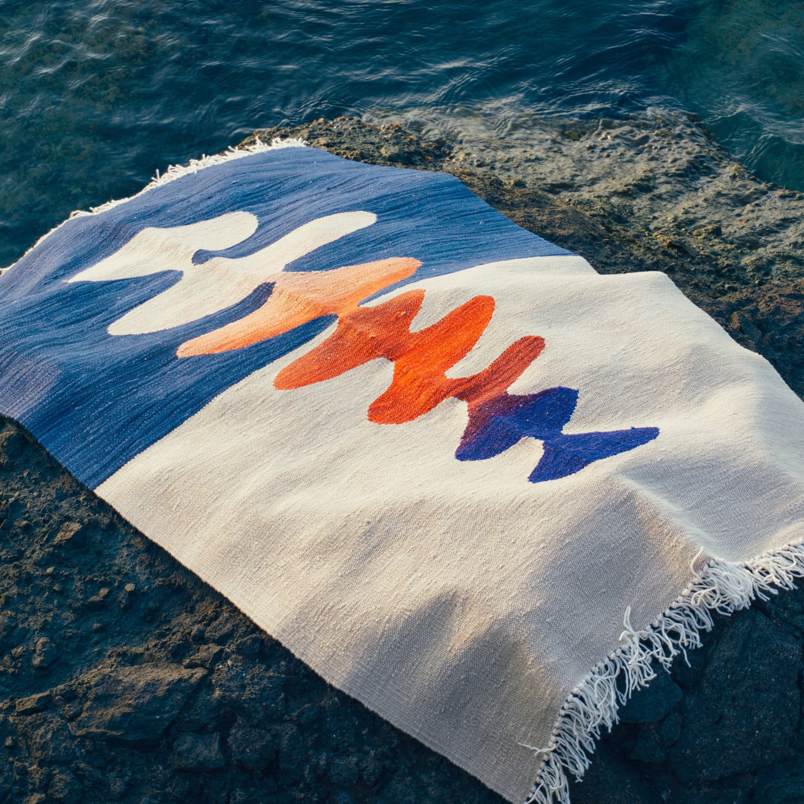 Inner Reflection El Dokuması Kilim Orta Boy